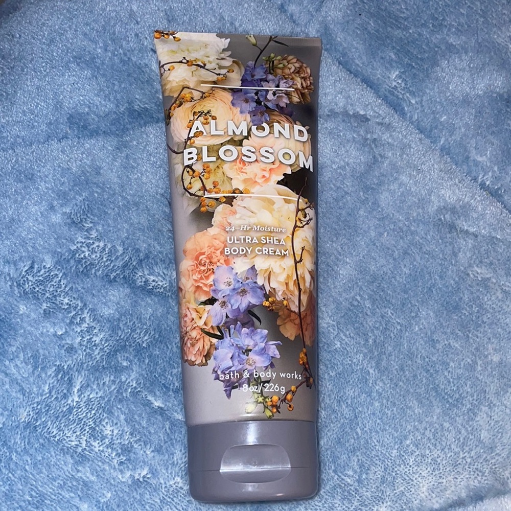 NWT Bath and Body Works Almond Blossom Body Cream